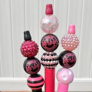 Barbie pen. Listing is for one Barbie pen!